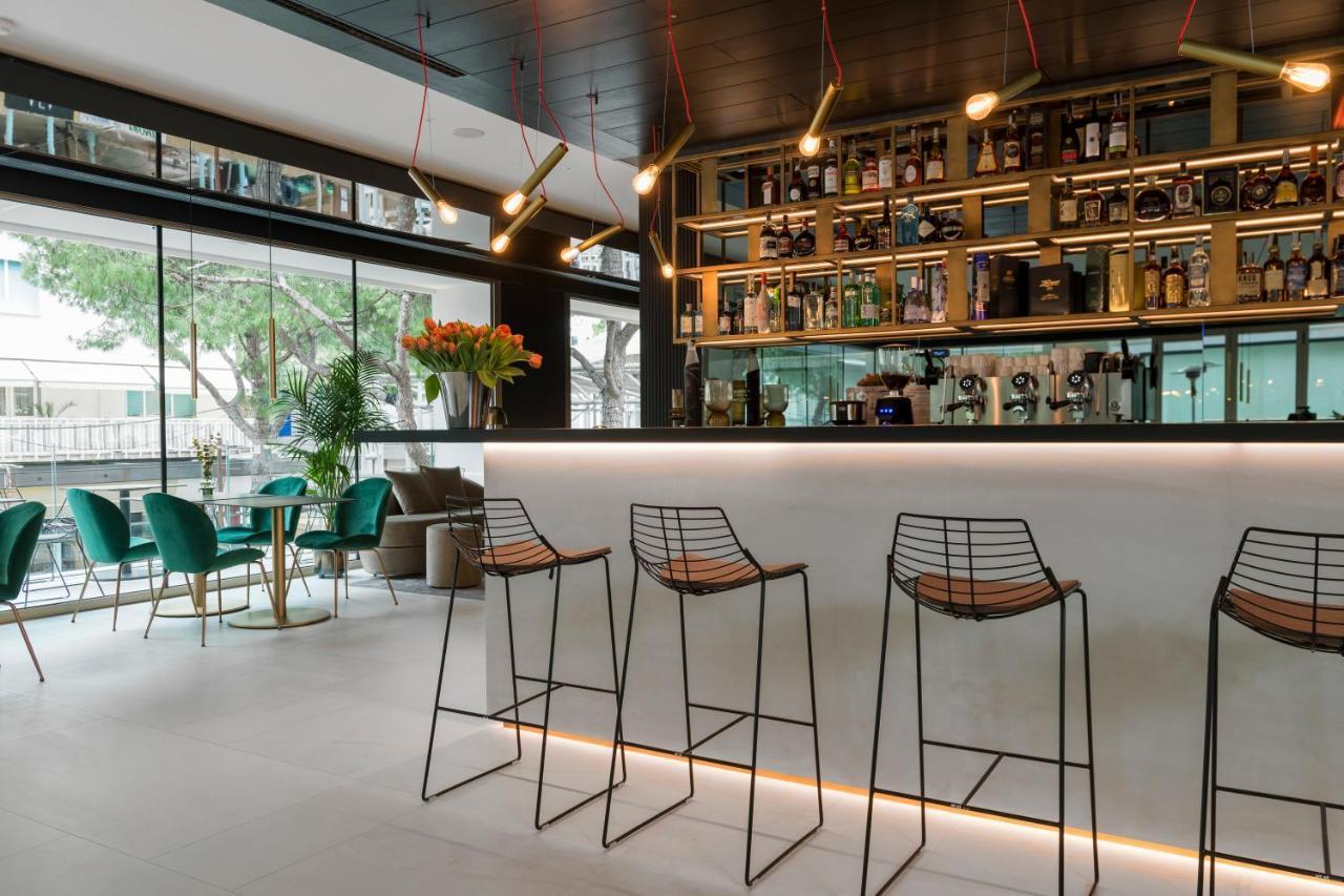 We Me Suite Hotel Riccione Exterior foto