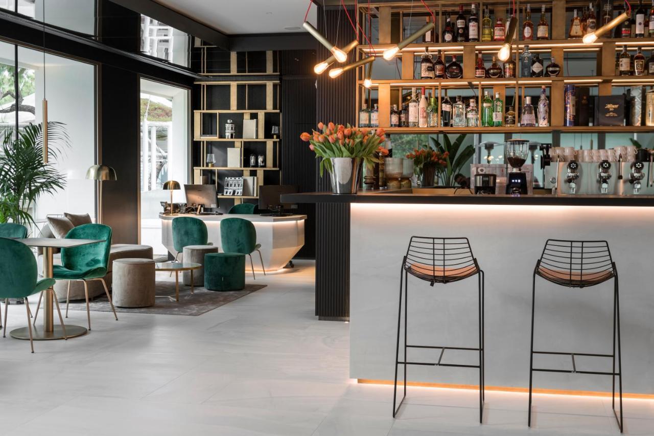 We Me Suite Hotel Riccione Exterior foto